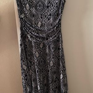 Dress with gathered waist-flattering